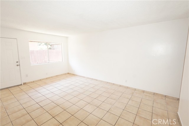 1108 Monterey Street, Bakersfield CA: https://media.crmls.org/medias/a21df49f-2a4b-48d7-a28e-0f0b803d093d.jpg