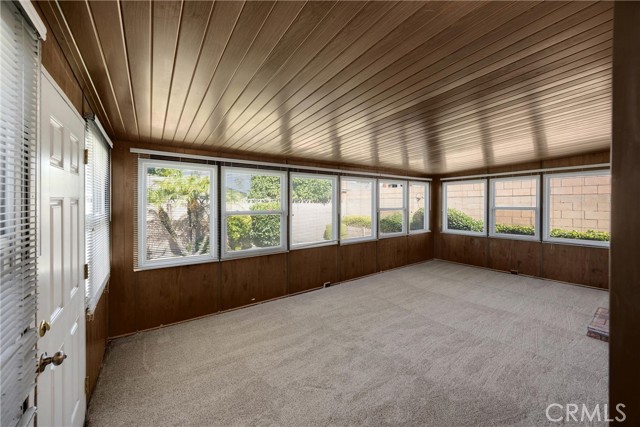 917 N Fuchsia Avenue, Ontario CA: https://media.crmls.org/medias/a21e077c-0148-4460-b1c1-f1d72f933381.jpg
