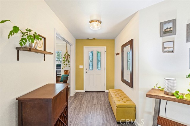 204 Crater Lake Drive, Chico CA: https://media.crmls.org/medias/a21e1af9-7f32-43fb-8b38-faca38688d4e.jpg