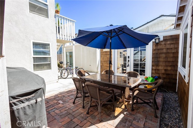 Detail Gallery Image 2 of 22 For 1825 W Balboa, Newport Beach,  CA 92663 - 2 Beds | 1 Baths