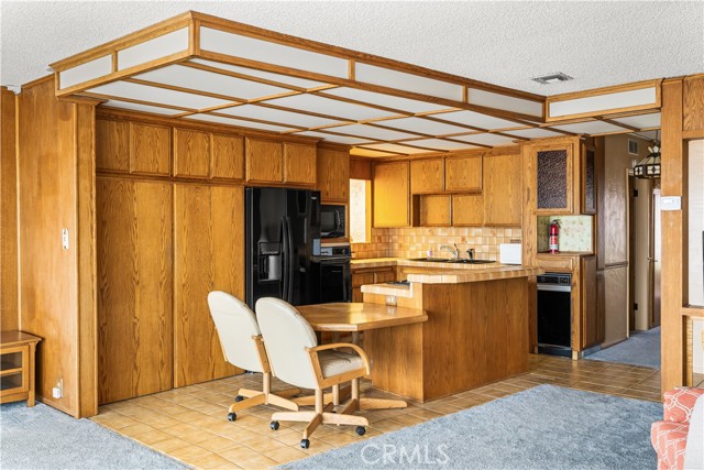 1207 Seal Way, Seal Beach CA: https://media.crmls.org/medias/a21f20f8-e671-45c1-be55-ca95232aa4bf.jpg