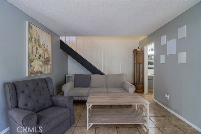 Detail Gallery Image 3 of 14 For 823 E Lugonia Ave #11,  Redlands,  CA 92374 - 2 Beds | 1/1 Baths