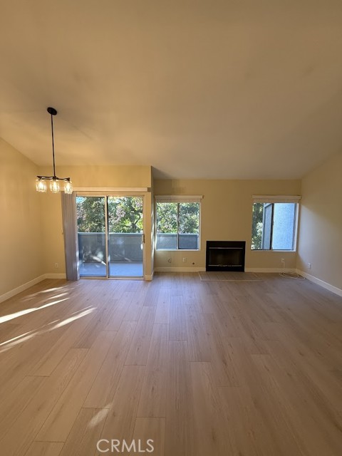 Detail Gallery Image 6 of 29 For 15766 Midwood #4,  Granada Hills,  CA 91344 - 3 Beds | 2/1 Baths