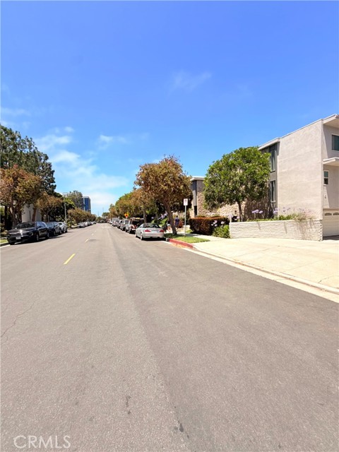 13232 Fiji Way, Marina del Rey CA: https://media.crmls.org/medias/a220e5da-a0d1-4d35-a39f-bbb97ae69828.jpg
