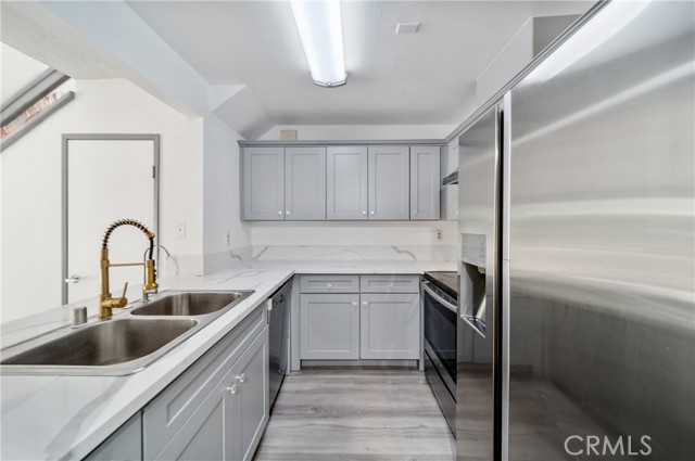Detail Gallery Image 7 of 23 For 13096 Le Parc #76,  Chino Hills,  CA 91709 - 2 Beds | 1 Baths