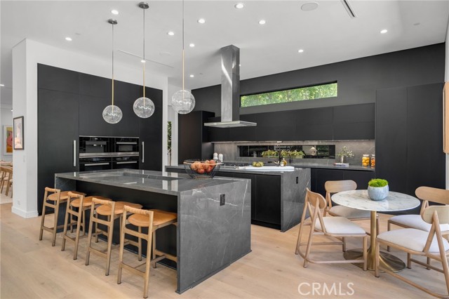 15231 Greenleaf Street, Sherman Oaks CA: https://media.crmls.org/medias/a2214d4f-4dbc-4386-bd45-f0dba96310ed.jpg