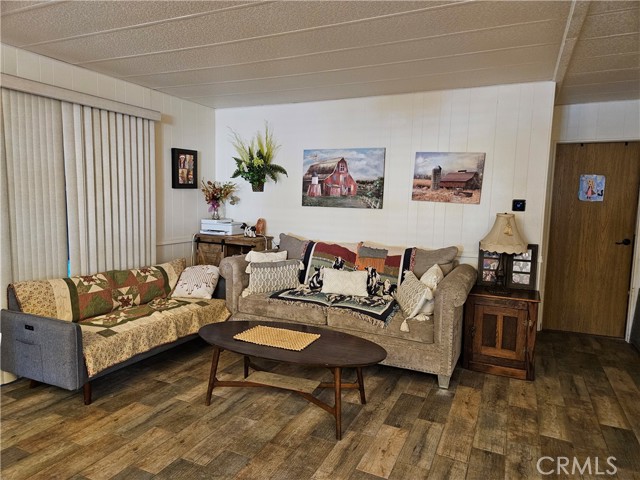 Detail Gallery Image 13 of 28 For 1025 S Lyon Ave, Hemet,  CA 92543 - 2 Beds | 2 Baths