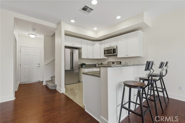 Detail Gallery Image 11 of 39 For 601 N Walnut, La Habra,  CA 90631 - 3 Beds | 3 Baths