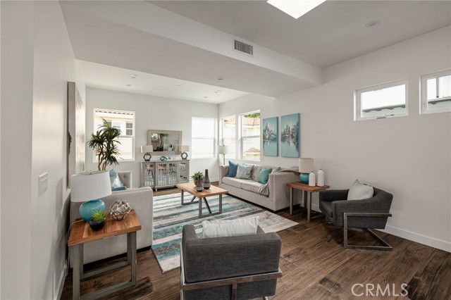 2216 Gates Avenue, Redondo Beach, California 90278, 4 Bedrooms Bedrooms, ,3 BathroomsBathrooms,Residential,Sold,Gates,SB21147875
