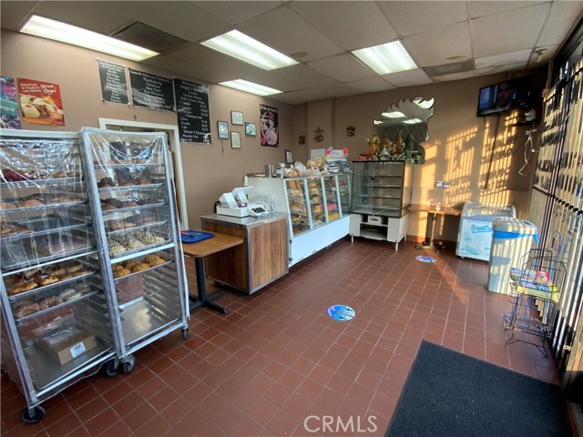 214 W Highland Avenue, San Bernardino, California 92405, ,Commercial Sale,For Sale,214 W Highland Avenue,CRIV24032678