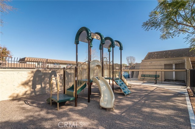 Detail Gallery Image 30 of 30 For 18237 Solano River Ct, Fountain Valley,  CA 92708 - 2 Beds | 2 Baths