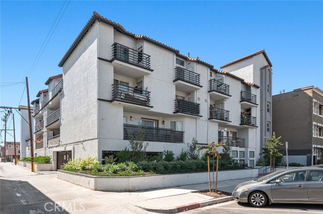 Detail Gallery Image 3 of 37 For 327 Chestnut Ave #102,  Long Beach,  CA 90802 - 2 Beds | 2 Baths