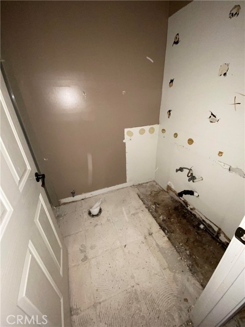 Detail Gallery Image 9 of 10 For 621 E Olive Ave #106,  Burbank,  CA 91501 - 3 Beds | 3 Baths