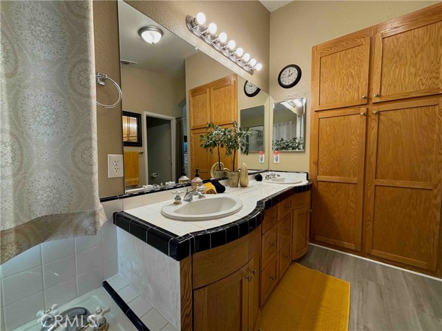 4350 Ferreira Ranch Drive, Turlock CA: https://media.crmls.org/medias/a222d684-90cb-4eac-86f8-7f81e564af89.jpg