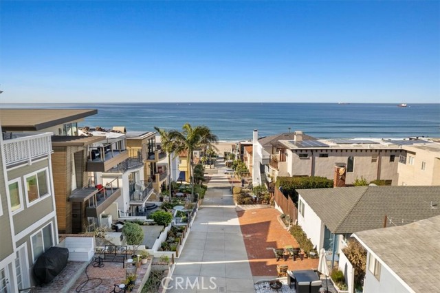 228 31st Street, Manhattan Beach, California 90266, 4 Bedrooms Bedrooms, ,3 BathroomsBathrooms,Residential,Sold,31st,SB23027297