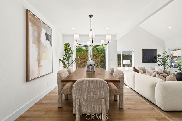 Detail Gallery Image 6 of 43 For 937 Carnation, Costa Mesa,  CA 92626 - 5 Beds | 3 Baths