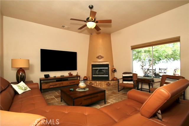 7125 Sunny Vista Road, Joshua Tree CA: https://media.crmls.org/medias/a225081e-d586-4ce1-bc08-37f8f20396fd.jpg