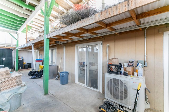 11024 Peoria Street, Sun Valley CA: https://media.crmls.org/medias/a22648a8-b615-41dc-a589-6990e9c3b3f5.jpg