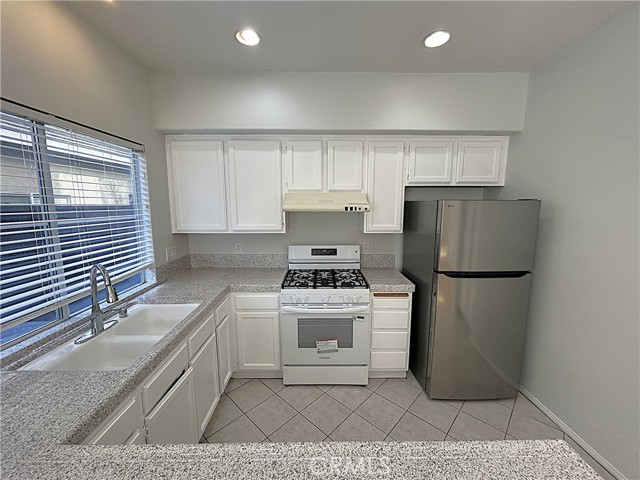 Detail Gallery Image 3 of 25 For 1729 Sunflower, Glendora,  CA 91740 - 3 Beds | 3 Baths