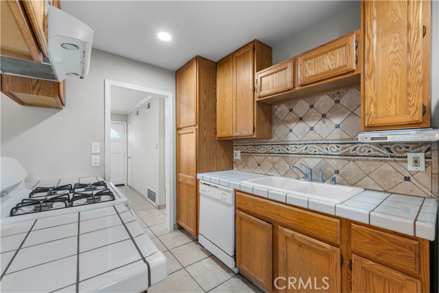 Detail Gallery Image 18 of 55 For 1030 Ventura Ave, Simi Valley,  CA 93065 - 3 Beds | 2 Baths