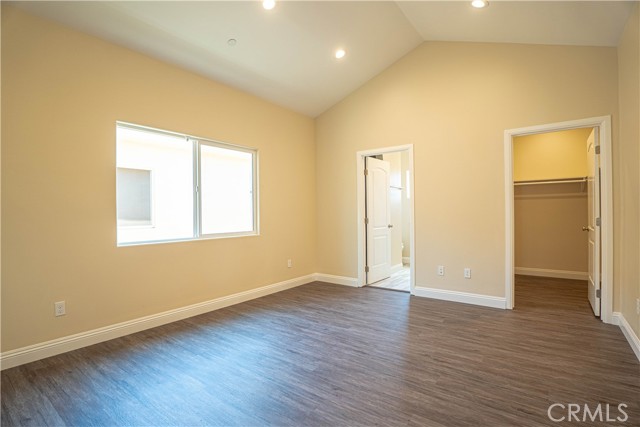 9246 Cedros Avenue, Panorama City CA: https://media.crmls.org/medias/a226d3c0-a2b2-494e-93e6-030e7475d6e0.jpg