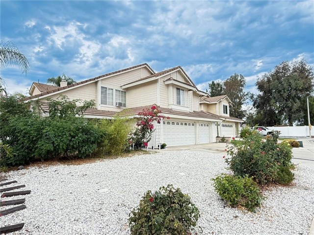 Detail Gallery Image 2 of 30 For 24713 Shoshone Dr, Murrieta,  CA 92562 - 6 Beds | 3 Baths