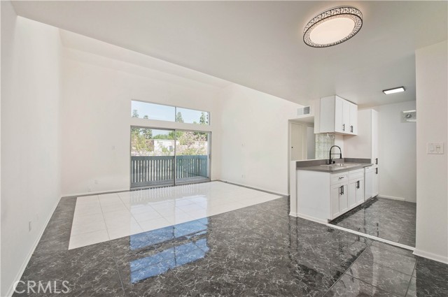 Detail Gallery Image 3 of 18 For 5700 Etiwanda Ave #259,  Tarzana,  CA 91356 - 2 Beds | 2 Baths