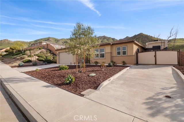 Detail Gallery Image 4 of 36 For 20793 Spring Mountain Rd, Riverside,  CA 92507 - 4 Beds | 2 Baths