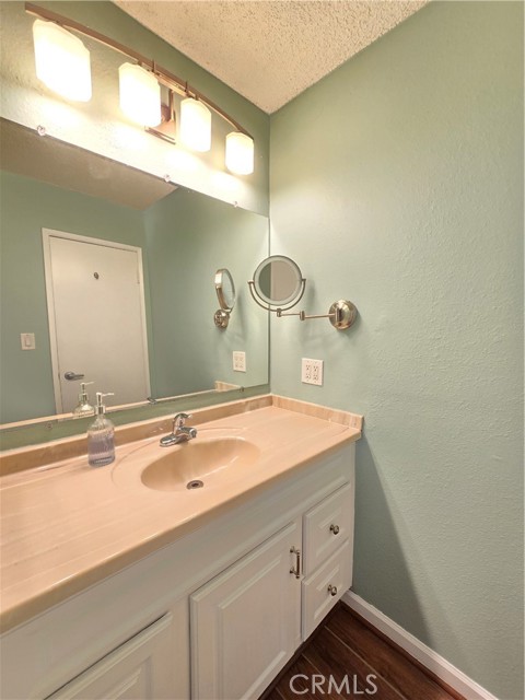 Detail Gallery Image 5 of 31 For 18645 Hatteras St #161,  Tarzana,  CA 91356 - 2 Beds | 1/1 Baths