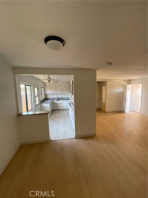 Detail Gallery Image 7 of 12 For 1121 W Avenue J8, Lancaster,  CA 93534 - 3 Beds | 2 Baths