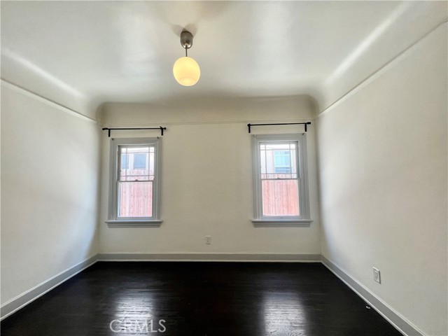 122 S Westmoreland Ave, Los Angeles CA: https://media.crmls.org/medias/a22becc3-7d1a-42fa-be1e-cd16f97c57aa.jpg