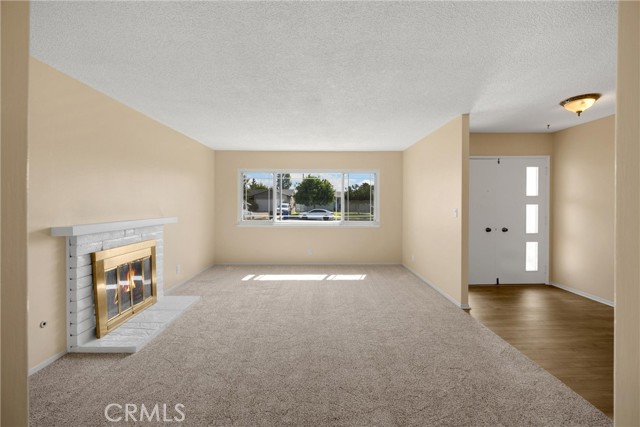 917 N Fuchsia Avenue, Ontario CA: https://media.crmls.org/medias/a22bfbef-c851-4f85-aadd-81616acda3ed.jpg