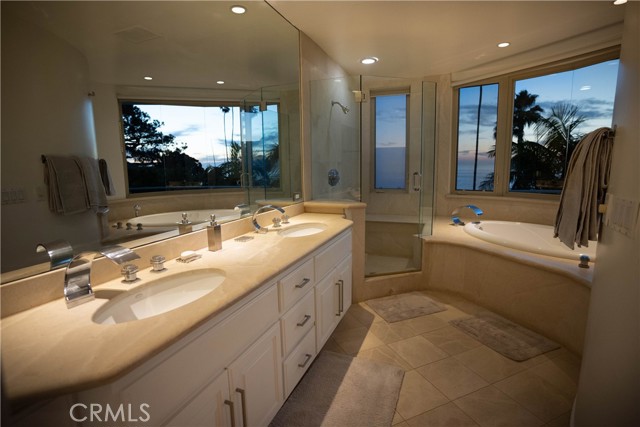 Detail Gallery Image 13 of 25 For 558 Cliff Drive, Laguna Beach,  CA 92651 - 4 Beds | 4 Baths