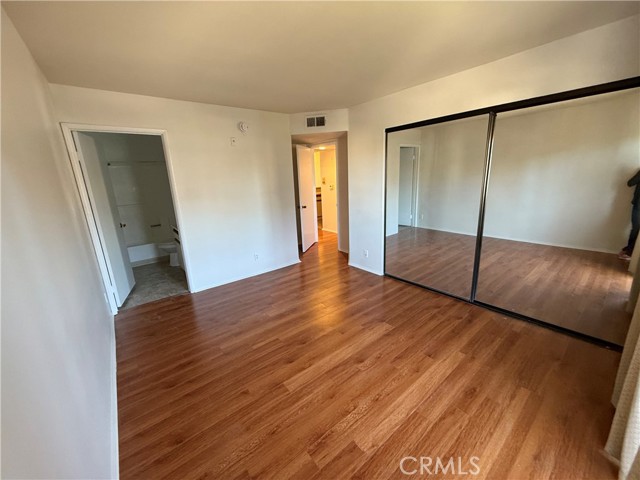 Detail Gallery Image 8 of 17 For 14758 Magnolia Bld, Sherman Oaks,  CA 91403 - 2 Beds | 2 Baths