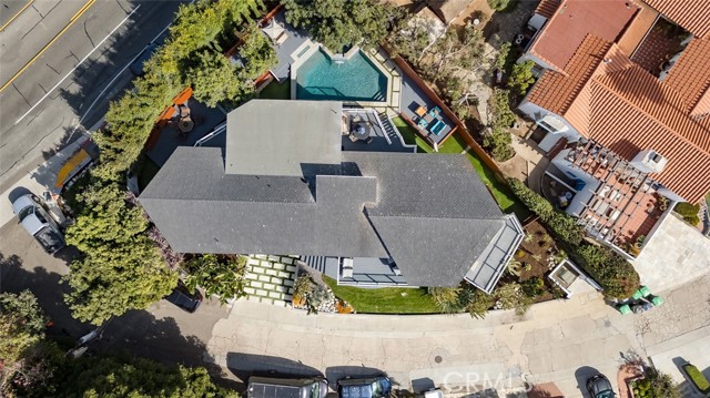 2 Camel Point Drive, Laguna Beach CA: https://media.crmls.org/medias/a22d64dd-5abf-4431-8c91-fc113a4cfd50.jpg