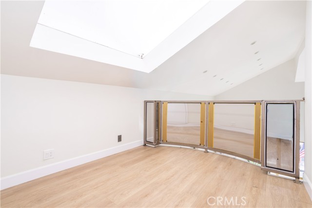 Detail Gallery Image 10 of 46 For 13331 Moorpark St #319,  Sherman Oaks,  CA 91423 - 2 Beds | 2 Baths