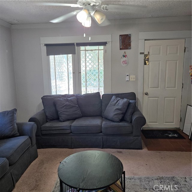 Detail Gallery Image 7 of 15 For 3928 La Crescenta Ave, Glendale,  CA 91020 - 2 Beds | 1 Baths