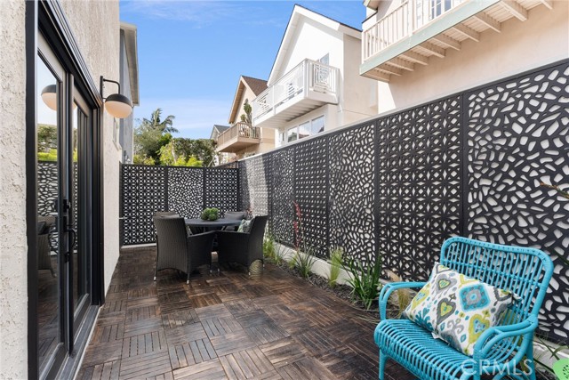 Detail Gallery Image 19 of 30 For 1712 Stanford Ave, Redondo Beach,  CA 90278 - 4 Beds | 2/1 Baths