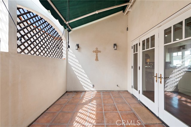 Detail Gallery Image 12 of 26 For 414 .5 Carnation Ave #UPPER,  Corona Del Mar,  CA 92625 - 3 Beds | 3 Baths