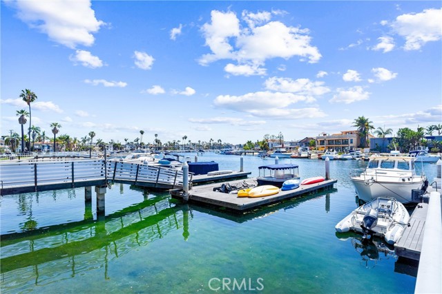 201 Bay Shore Avenue, Long Beach CA: https://media.crmls.org/medias/a22ef5f7-d244-468e-8631-8e76d99c17c4.jpg