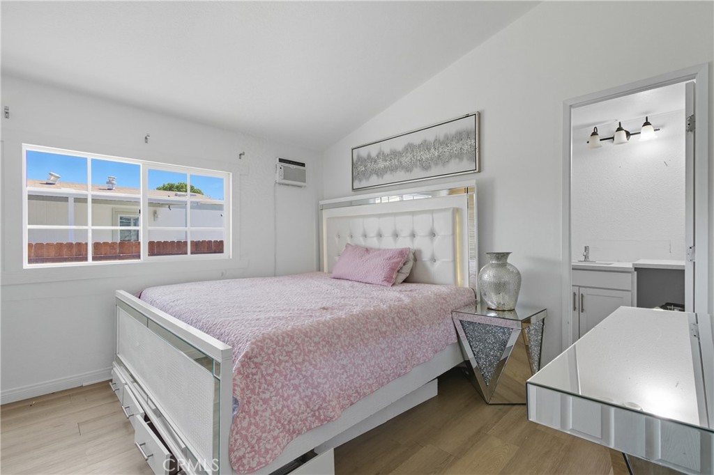 MLS #SR25220080 image #8