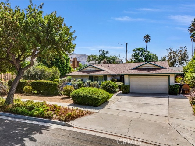 Detail Gallery Image 2 of 42 For 350 Glenhill Dr, Riverside,  CA 92507 - 6 Beds | 3 Baths