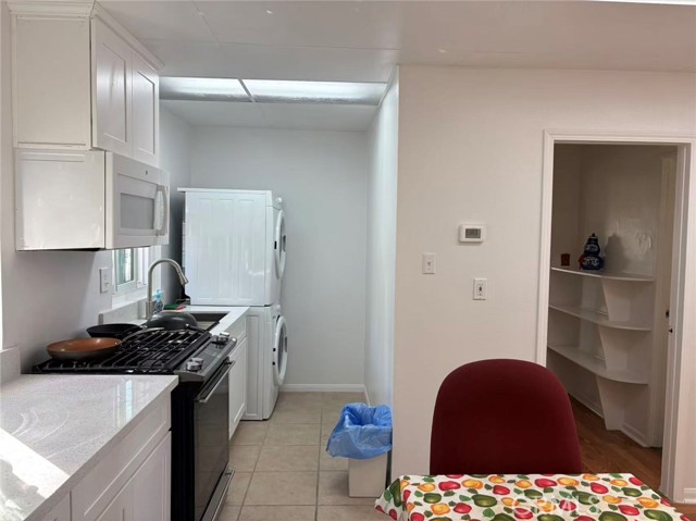 Detail Gallery Image 4 of 10 For 720 Maertin, Fullerton,  CA 92831 - 2 Beds | 1 Baths