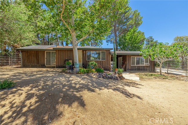 4819 Columbia Way, Lancaster CA: https://media.crmls.org/medias/a231d66b-3711-4b54-b5ec-d6bec6dad2fc.jpg
