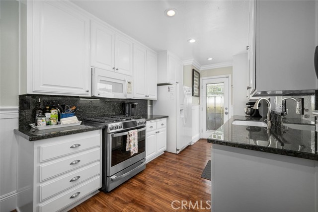 Detail Gallery Image 18 of 51 For 2813 Albury Ave, Long Beach,  CA 90815 - 3 Beds | 2 Baths