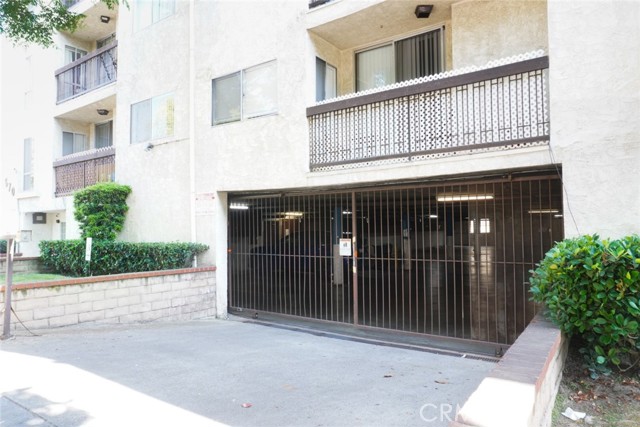 570 W Stocker Street, Glendale CA: https://media.crmls.org/medias/a232f27d-97dc-4c7a-81ac-0f062789c120.jpg