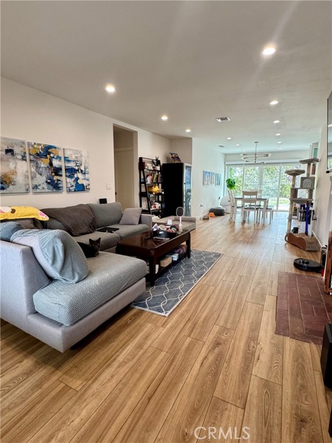 8006 Bleriot Avenue, Los Angeles CA: https://media.crmls.org/medias/a2330f60-4ecd-4d4c-9e0f-a7dd34f34c5c.jpg
