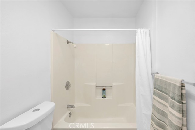 135 S Alfred Street, Coalinga CA: https://media.crmls.org/medias/a23363b6-9a13-4ca6-81e0-2024dca50666.jpg