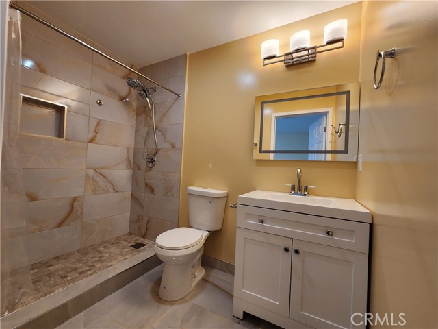 Detail Gallery Image 19 of 37 For 16432 Halsted St, North Hills,  CA 91343 - 3 Beds | 2/1 Baths
