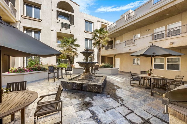Detail Gallery Image 35 of 37 For 15206 Burbank Bld #104,  Sherman Oaks,  CA 91411 - 2 Beds | 2/1 Baths